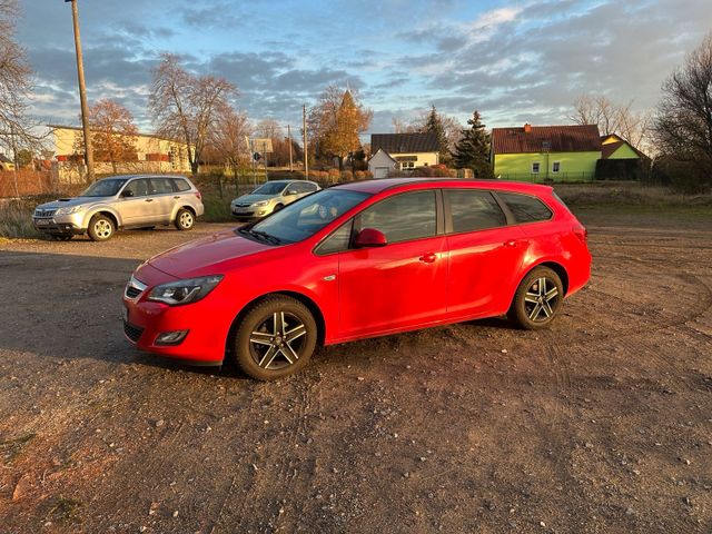 Opel Astra Sportstourer 1.4Turbo Vollausst...