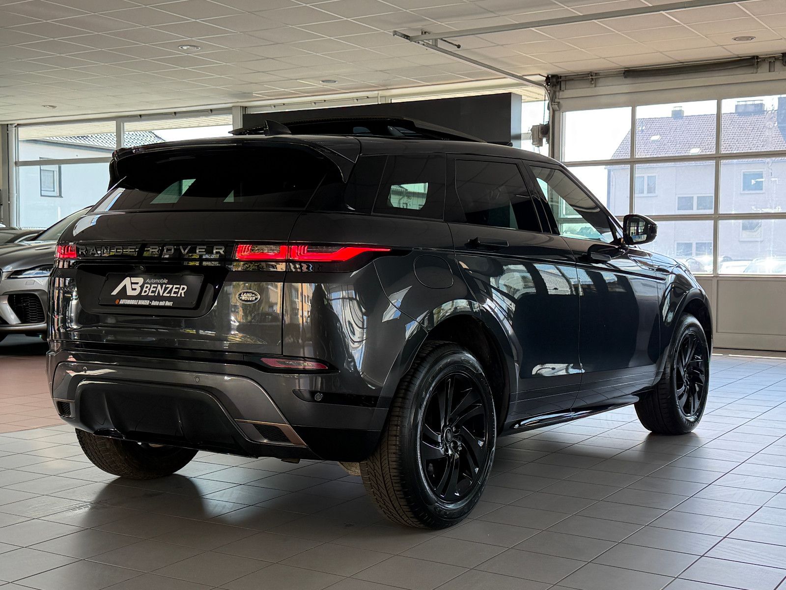Fahrzeugabbildung Land Rover Range Rover Evoque S Hybrid /R-DYNAMIC/PANO/KAM
