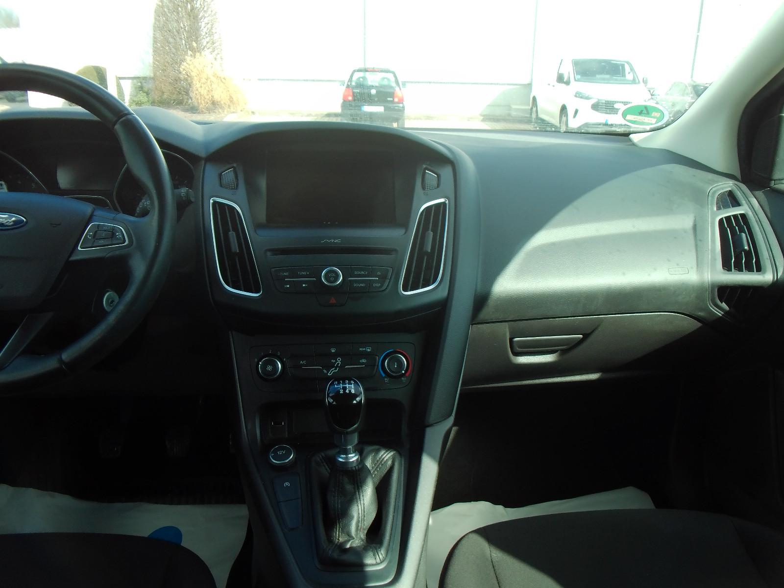 Ford Focus 2015 — фото 10