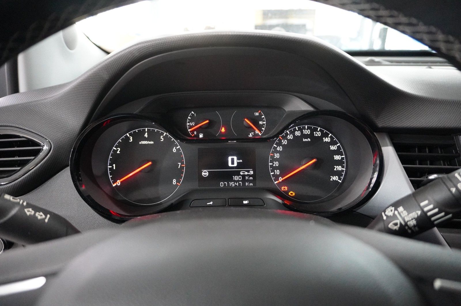 Fahrzeugabbildung Opel Crossland (X) 1.2 EDITION NAVI/LED/SHZ/PDC/TEMP.