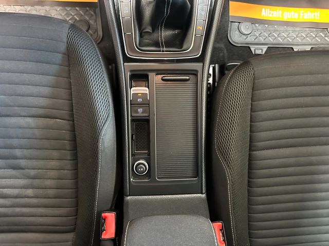 MYAUTOCENTER – Gebraucht- und Jahreswagen mit Werkstattservice in Pfaffenhofen Volkswagen Golf VII Variant Cup *TEMPO*NAVI*PDC*2-ZONEN*