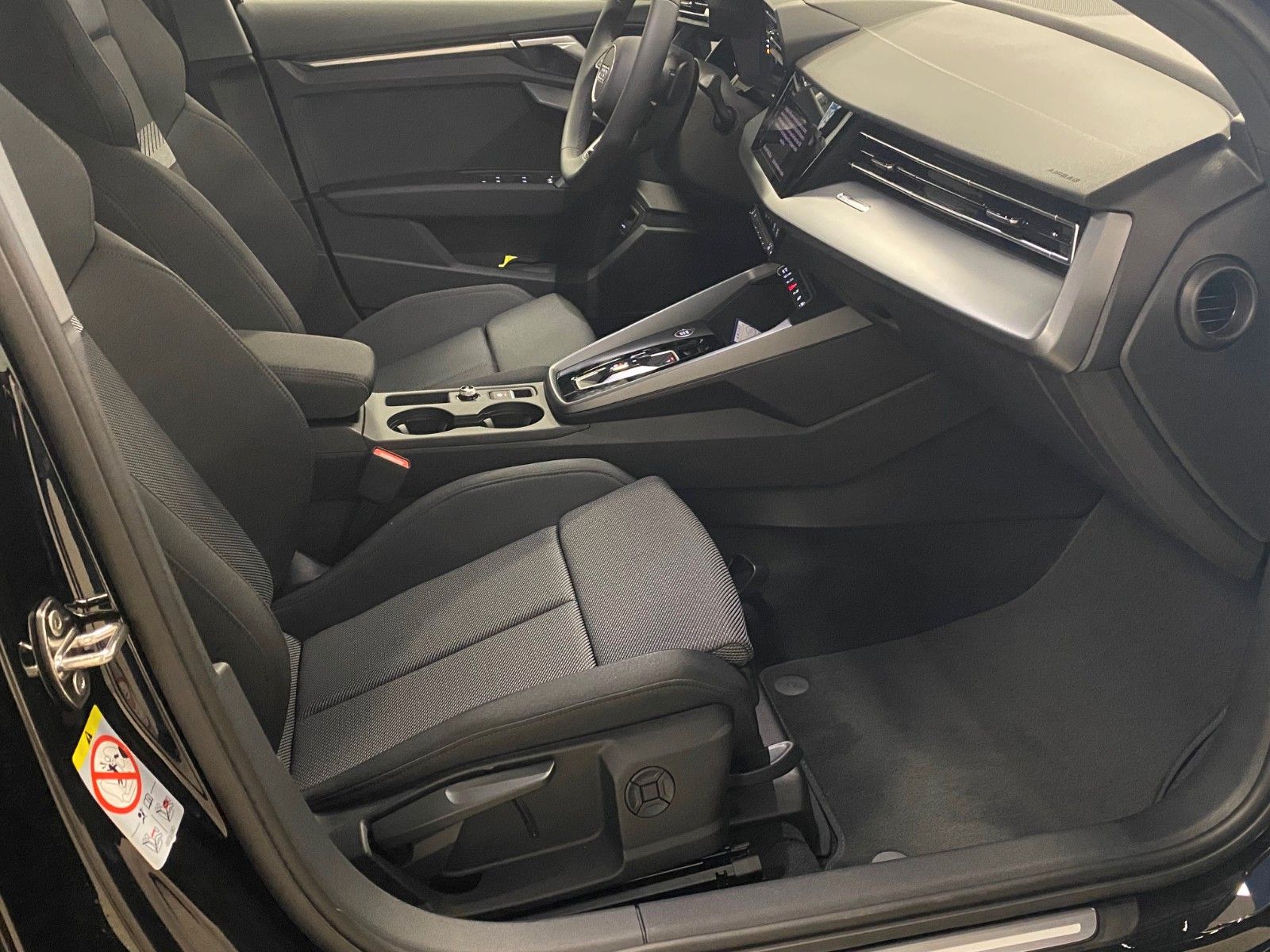 Fahrzeugabbildung Audi A3 35 TFSIadvanced Sportback+ACC+4Jahre GARANTIE