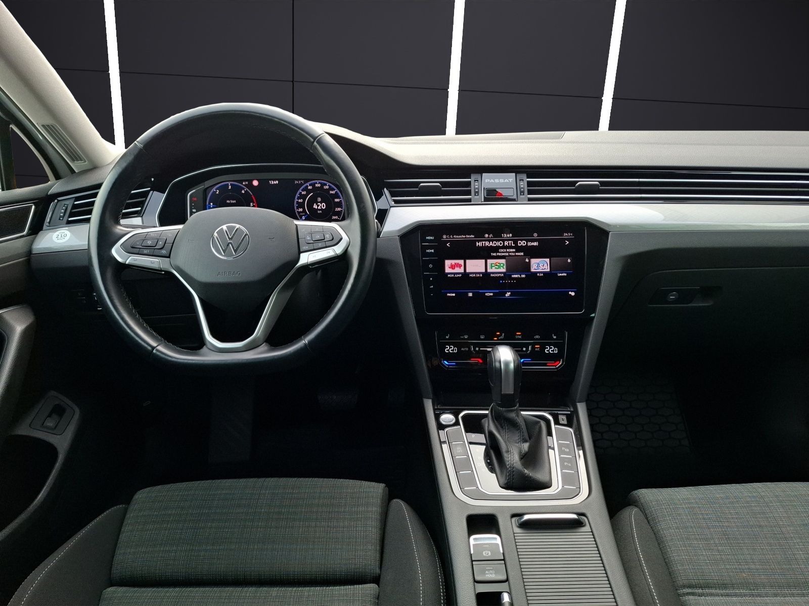 Fahrzeugabbildung Volkswagen Passat Variant TDI Business DSG LED AHK Navi AID