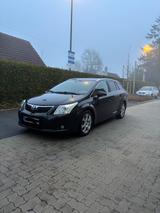 Toyota Avensis Combi Edition 2.2 D-4D Automatik Edition - Toyota Avensis mit Diesel-Antrieb: Kombi, Automatik