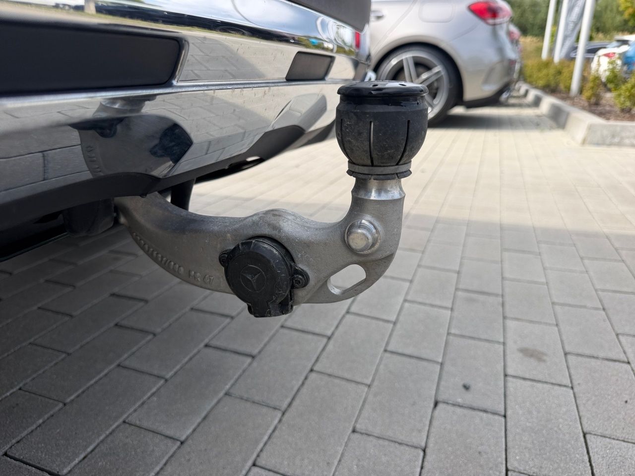 Fahrzeugabbildung Mercedes-Benz GLC 200 4M AVANTGARDE+AHK+AMBIENTE+LED+KAM+CARPL