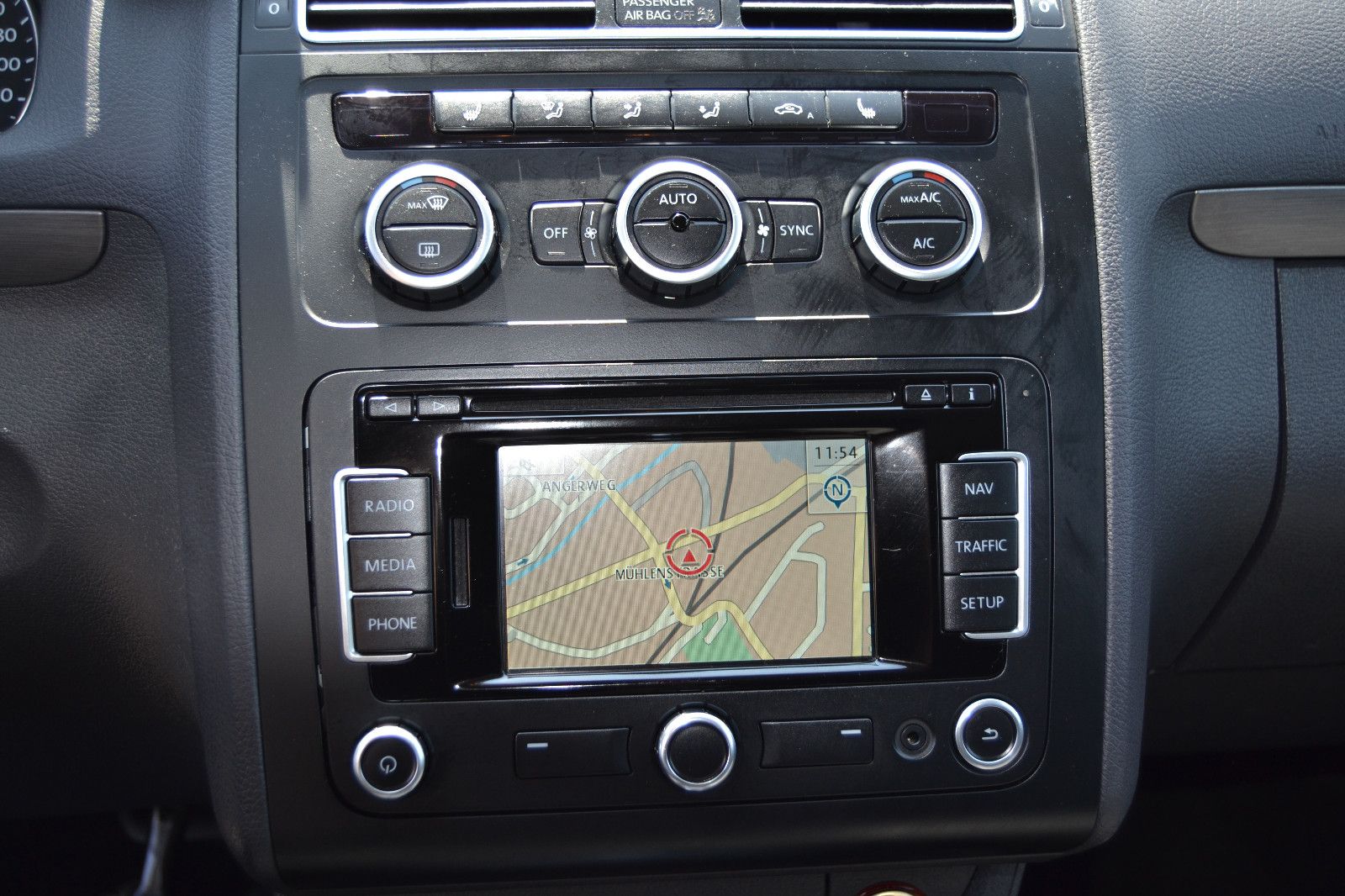 Fahrzeugabbildung Volkswagen Touran Comfortline BMT/AUTOMATIK/NAVIGATION/AHK/