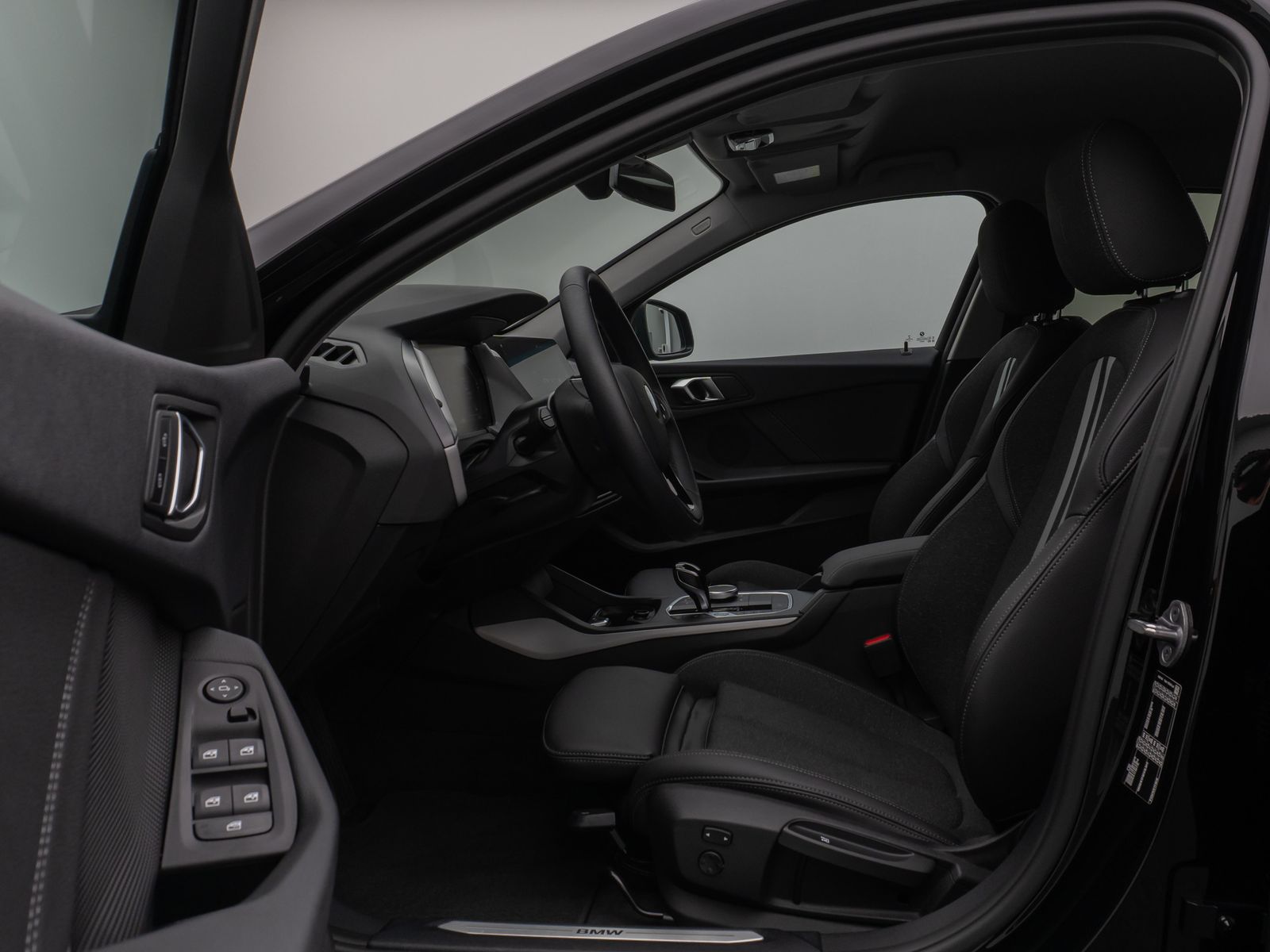 Fahrzeugabbildung BMW 118i DAB WLAN PDC Geschwindigkeitsreg Sport LED