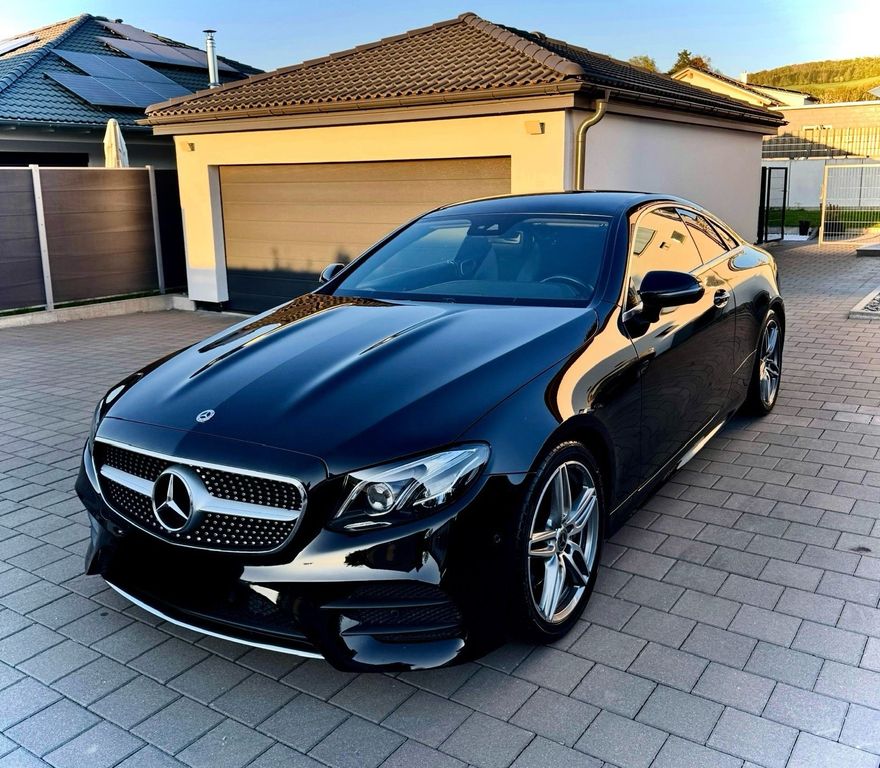 Image of Mercedes-Benz E 220