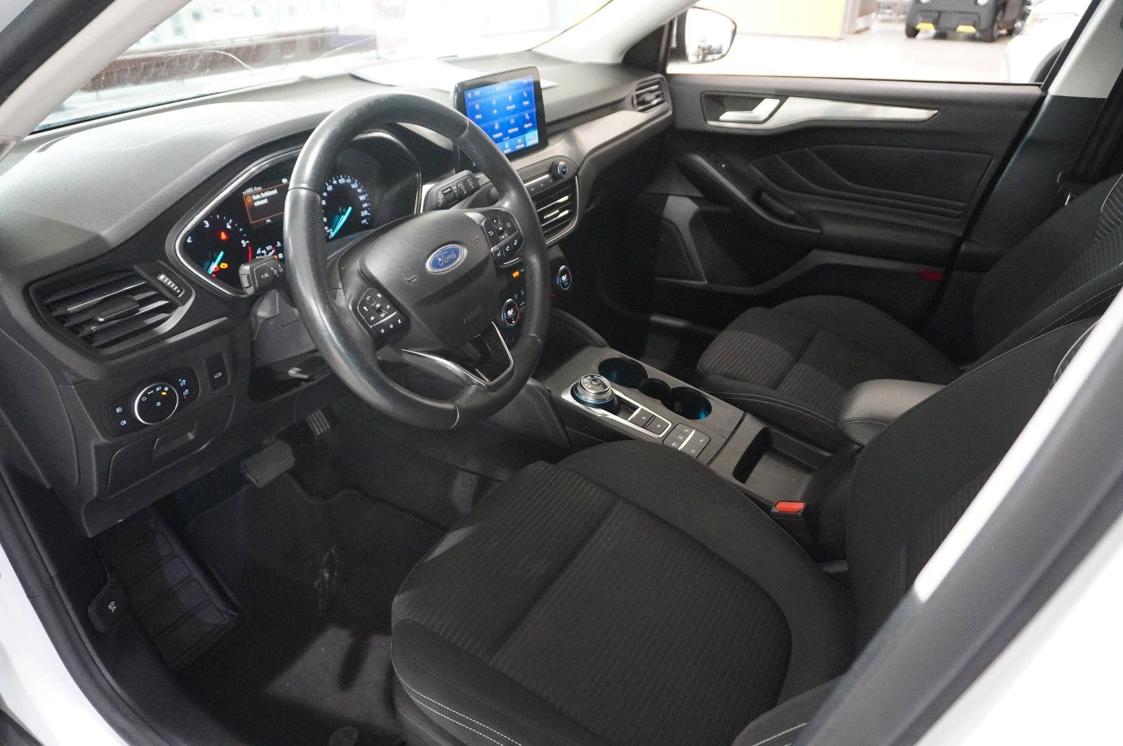 Fahrzeugabbildung Ford Focus Turnier 2.0D TITANIUM NAVI/LED/KAMERA/SHZ