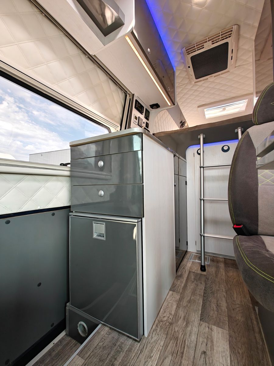 Fahrzeugabbildung Andere VR Motorhomes Pitanti 747 - Motorrad Transport -
