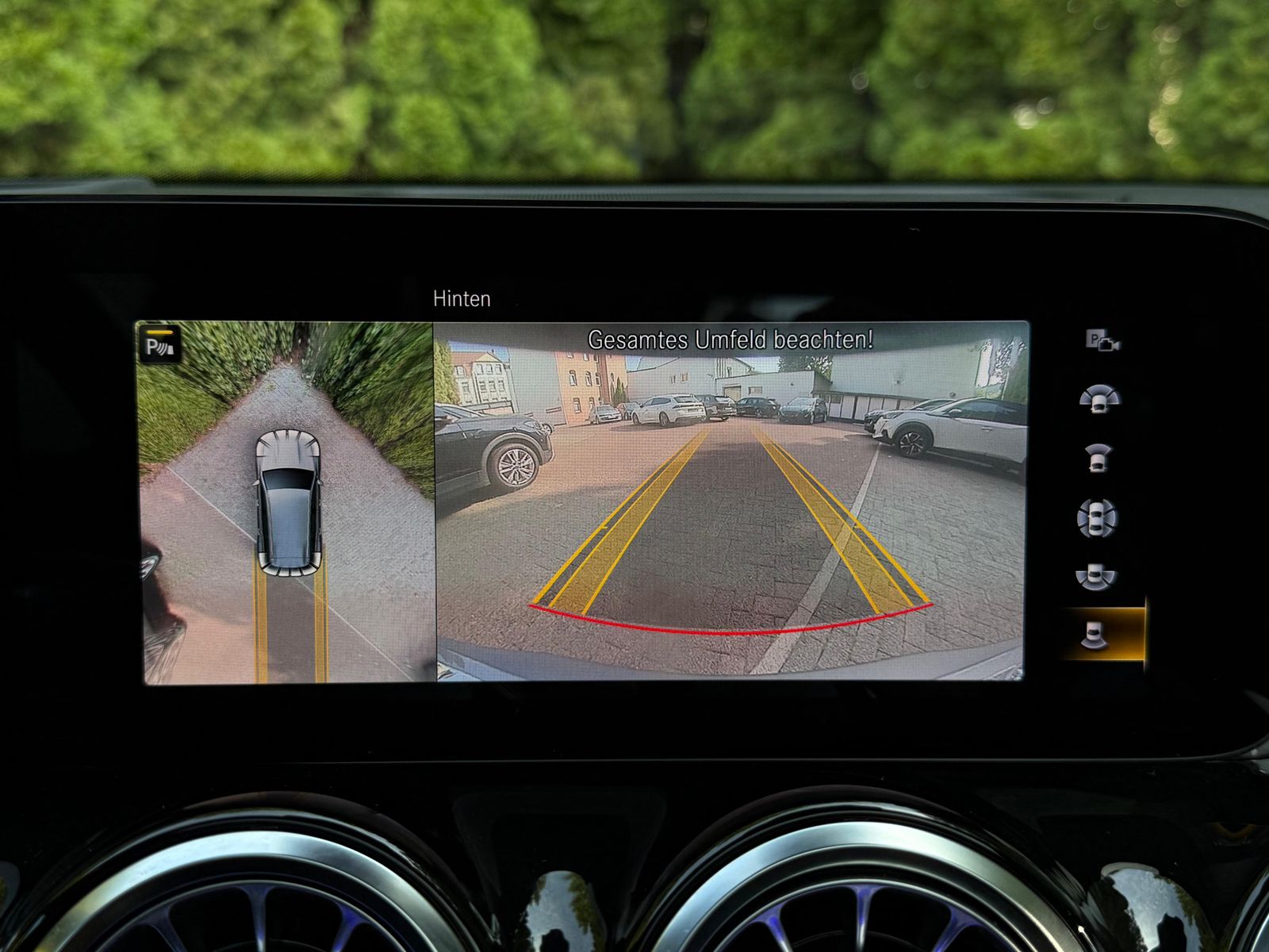 Fahrzeugabbildung Mercedes-Benz EQB 350 4M AMG Line NIGHT+PANO+MBUX+KAM+DIST+HuD