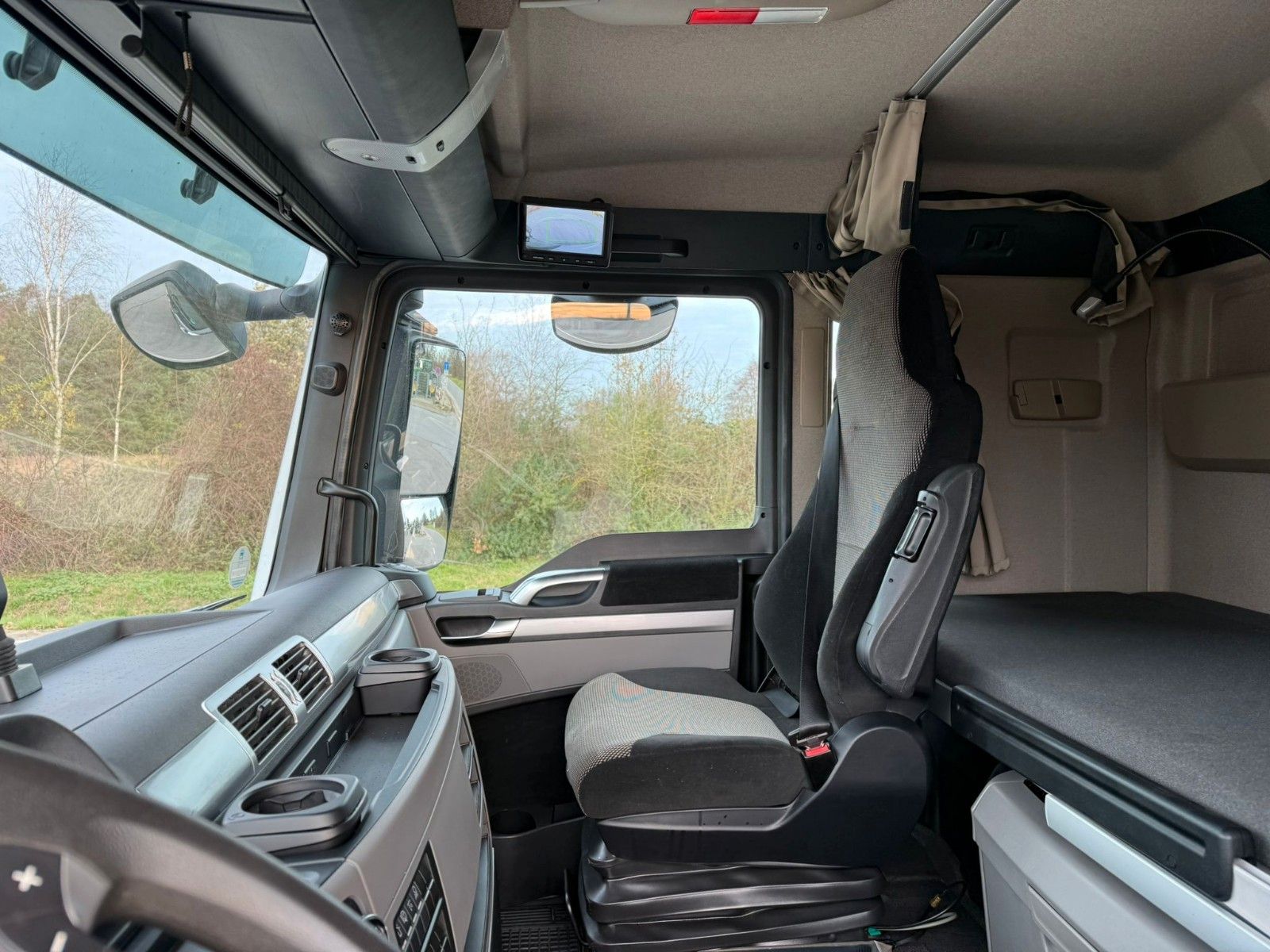 Fahrzeugabbildung MAN TGX 18.500 4x4H BLS mit 2 Kreis Hydraulik