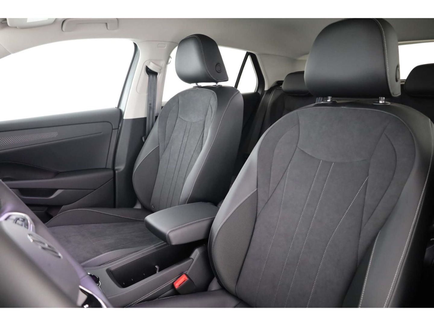 Volkswagen T-Roc - Bild 11