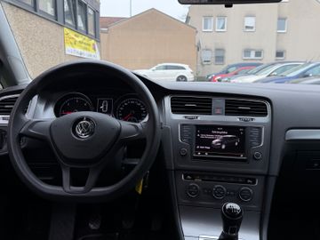 Volkswagen Golf - 9