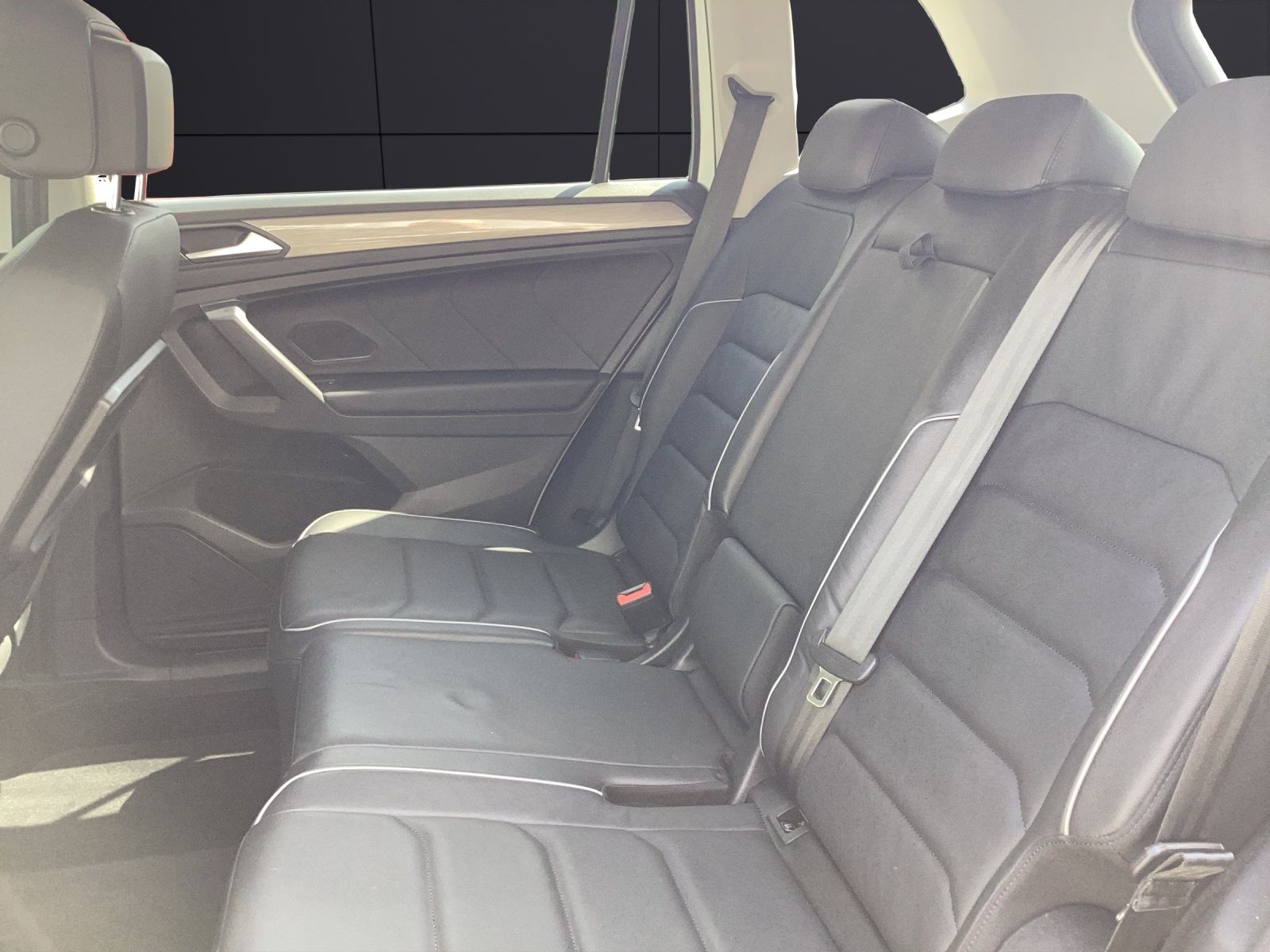 Fahrzeugabbildung Volkswagen Tiguan Allspace TDI Comfortline DSG STH LED Navi