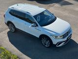 Volkswagen Tiguan Allspace Elegance 2.0 TDI DSG AHK ACC IQ - Volkswagen Tiguan Allspace Elegance mit Diesel-Antrieb