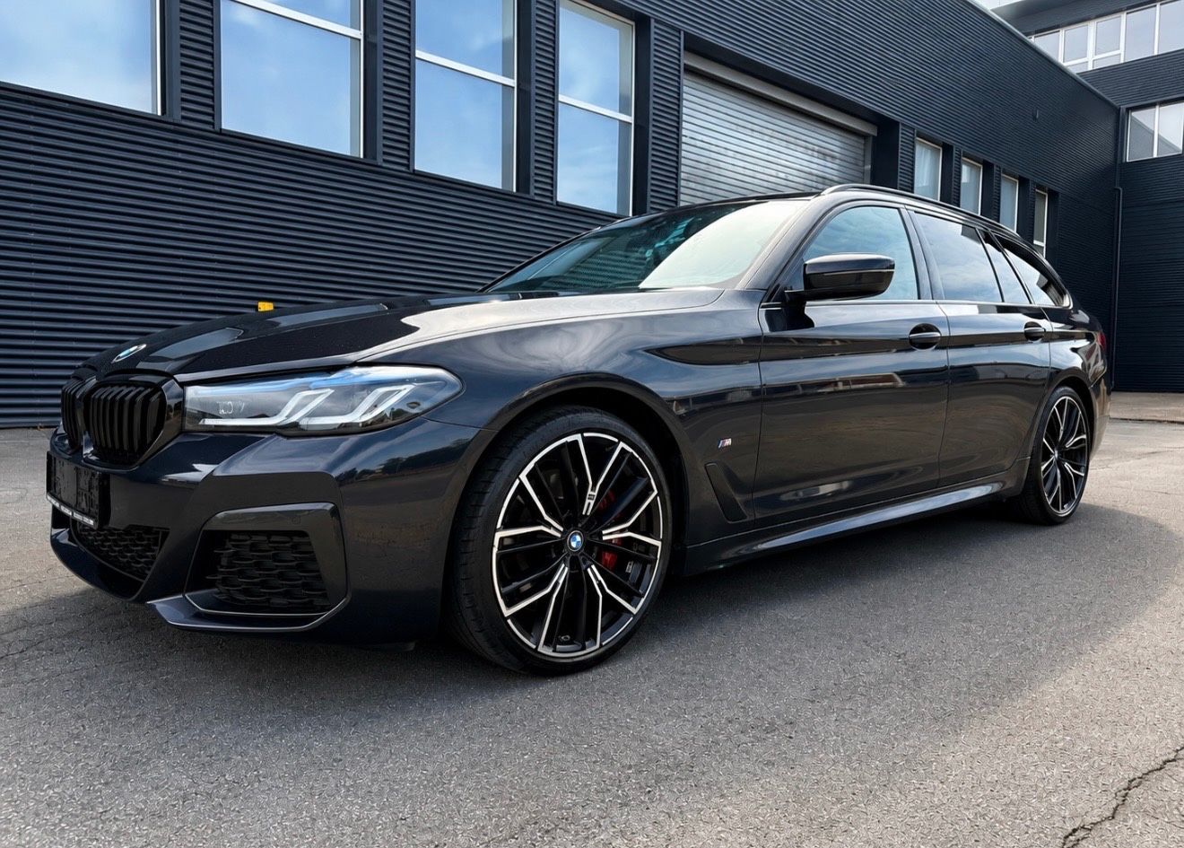 BMW 520d Touring M Sport Pano HUD H/K 20 Zoll R-Cam