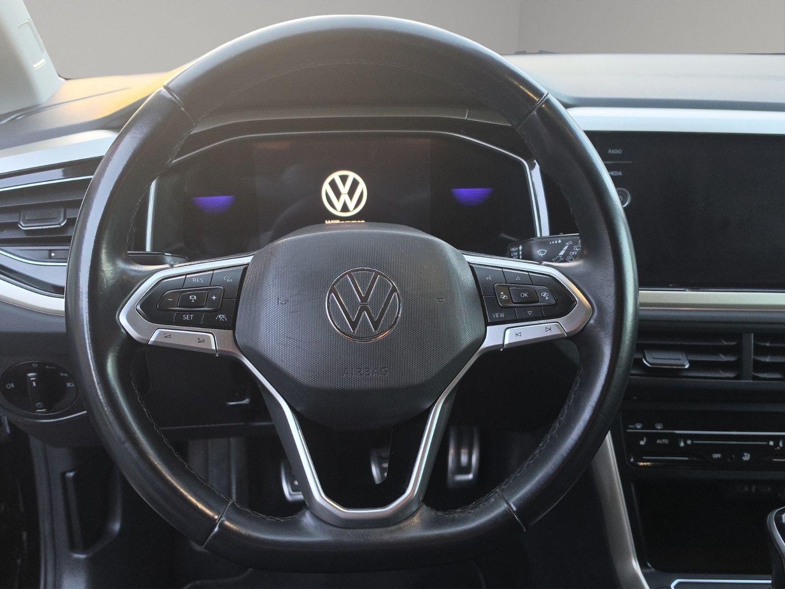 Fahrzeugabbildung Volkswagen Taigo Move AUS 1.HAND APP TEMPOMAT SHZ PDC