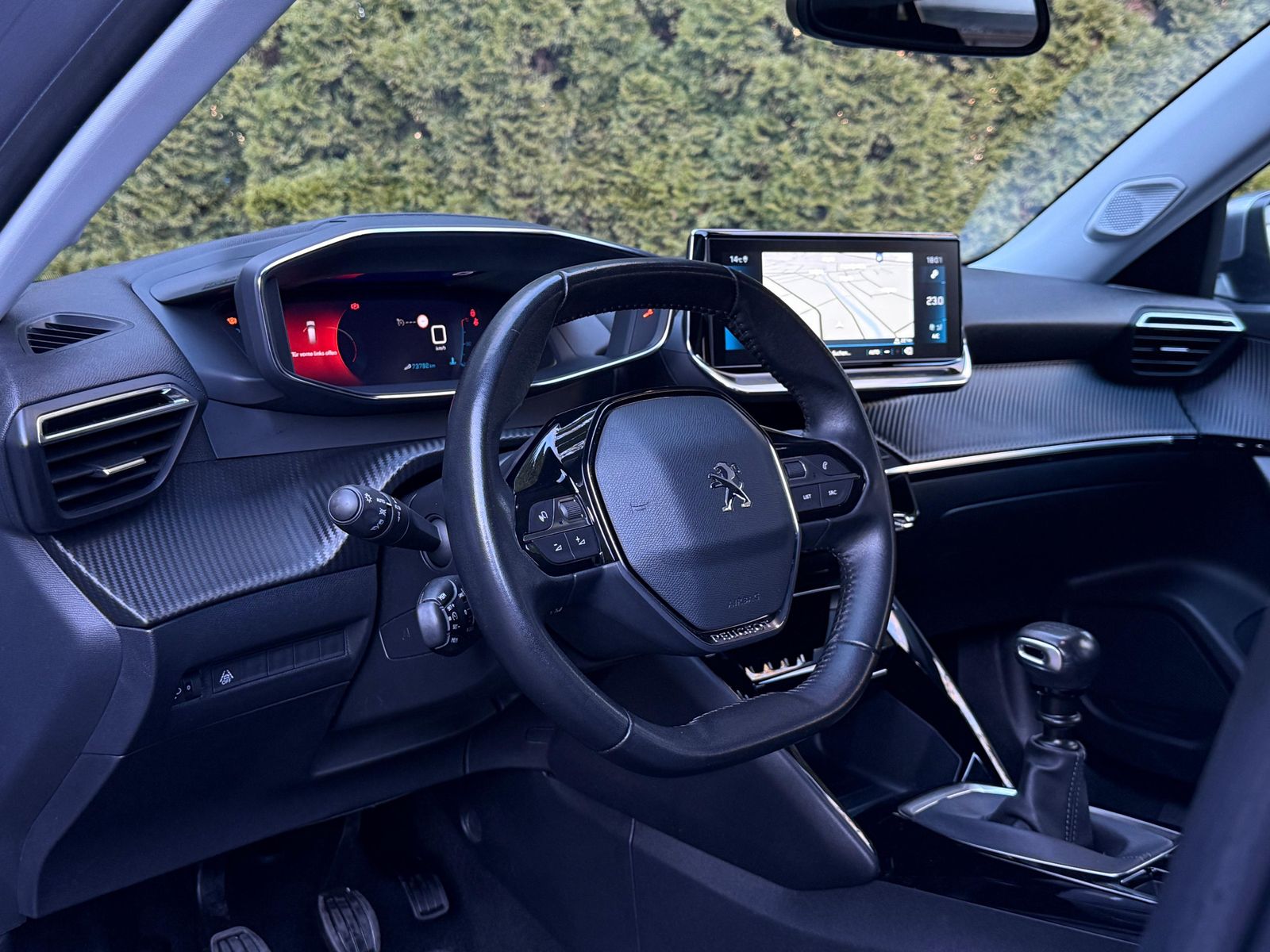 Fahrzeugabbildung Peugeot 2008 1.5 BlueHDI Allure Pack LED+NAV+SHZ+KAM+DAB