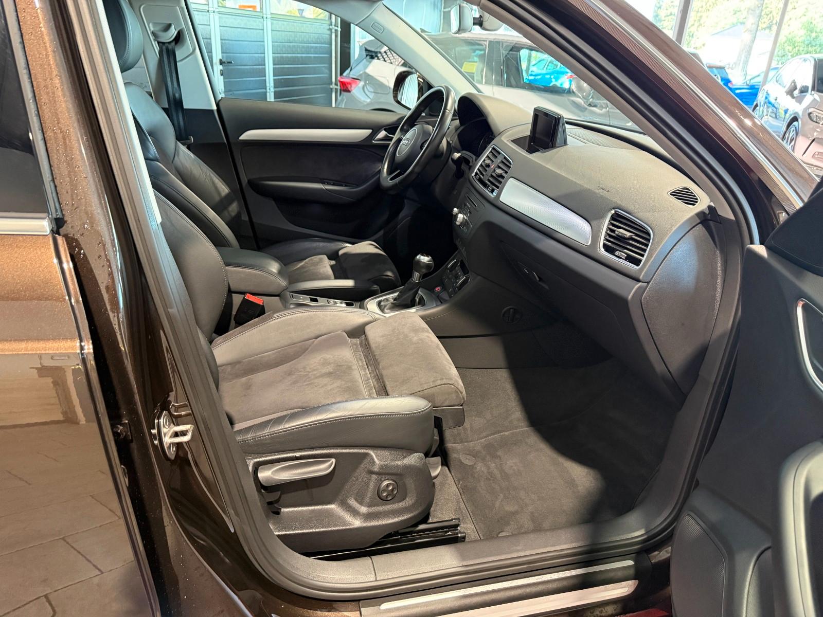 Audi Q3  S Line Sport  LED AHK  Navi
