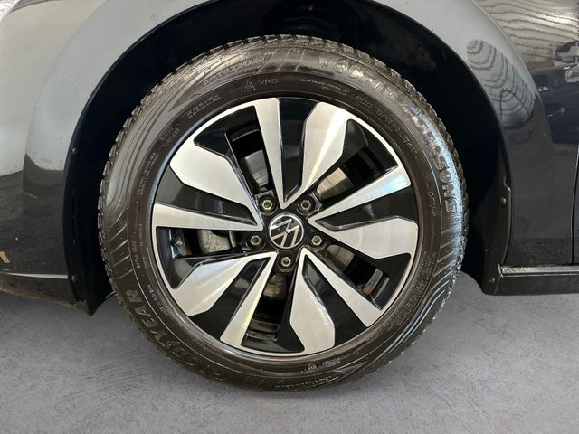 Golf VIII 2.0 TDI DSG MOVE LED+AHK+PANO+HUD+NAVI