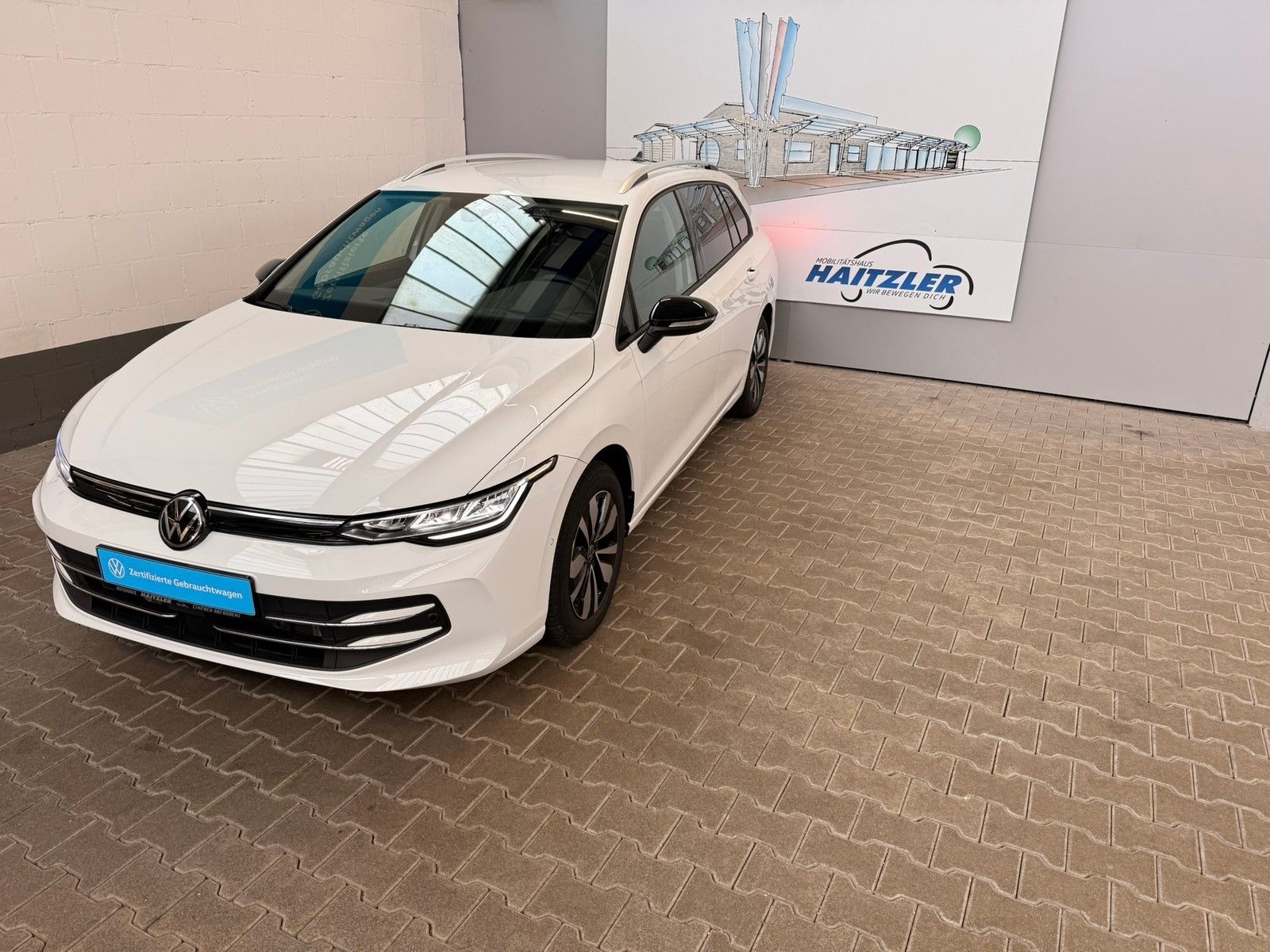 Fahrzeugabbildung Volkswagen Golf VIII Var. Goal 1.5 eTSI DSG +Kamera+Keyless