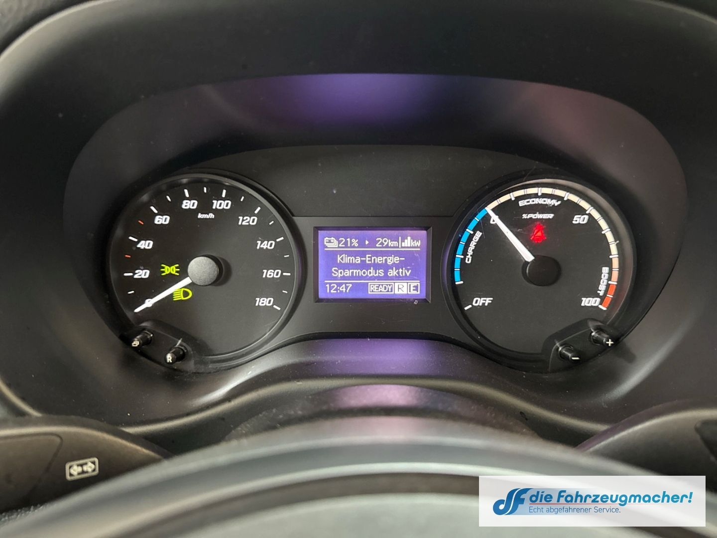 Fahrzeugabbildung Mercedes-Benz Vito Kasten e111 lang SHZ Rückfahrkam. Temp Tel.