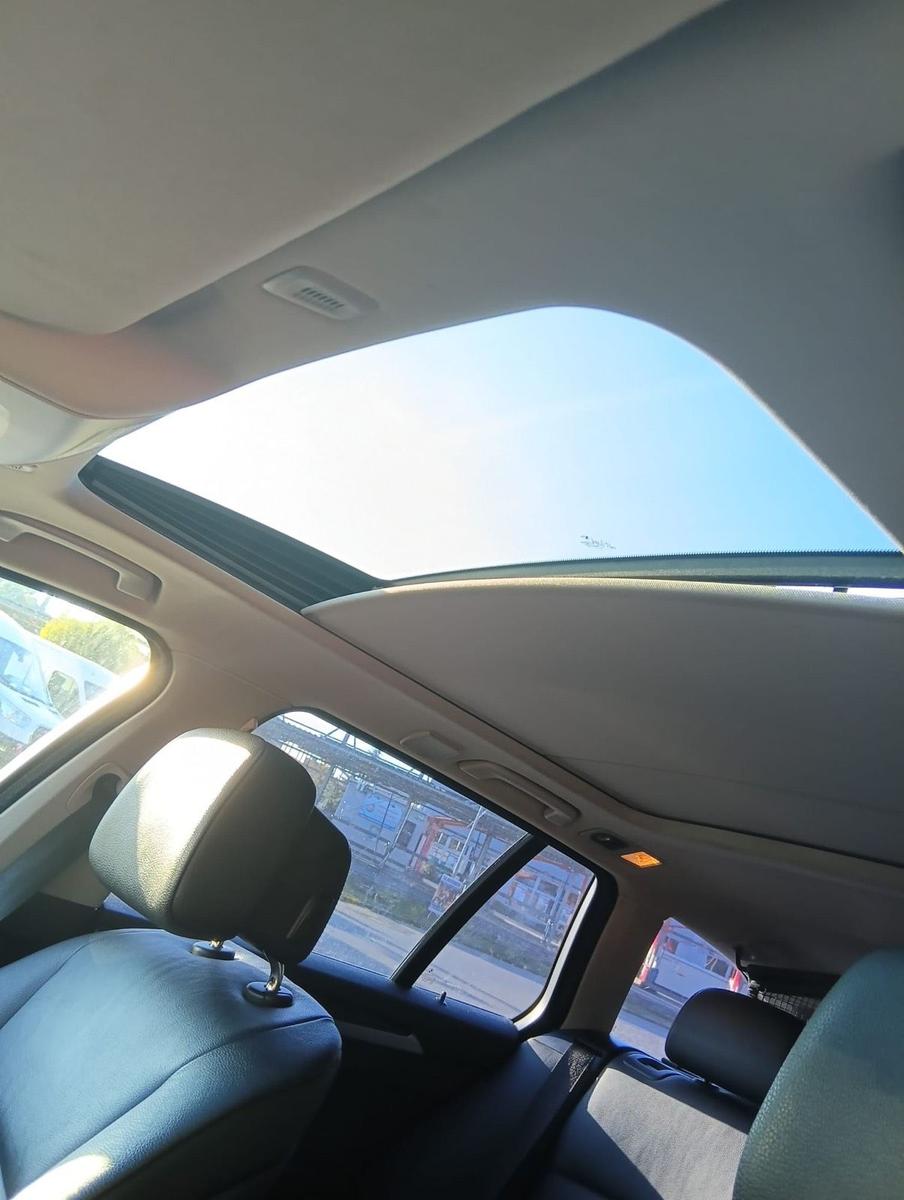 BMW 530 2011 — двигун