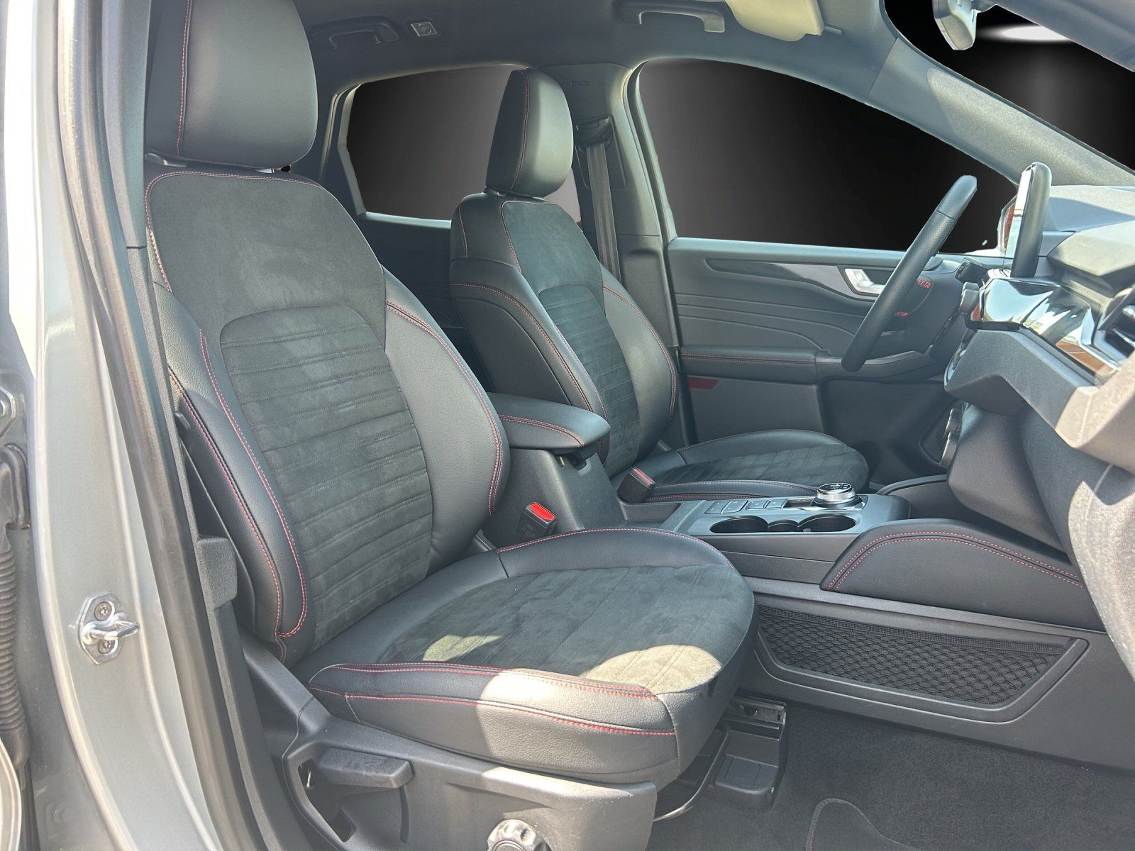 Fahrzeugabbildung Ford Kuga 2.5 PHEV ST-Line X Aut./LED/KAMERA/SHZ/DAB