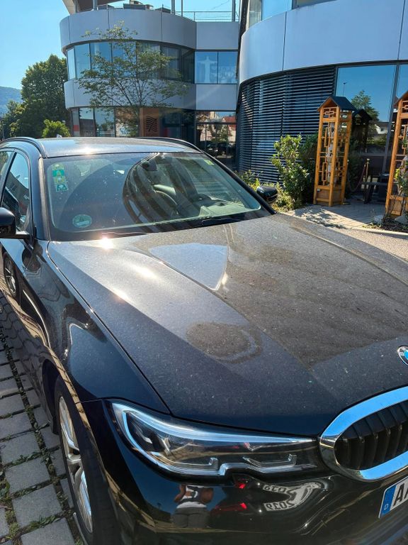 Image of BMW 320