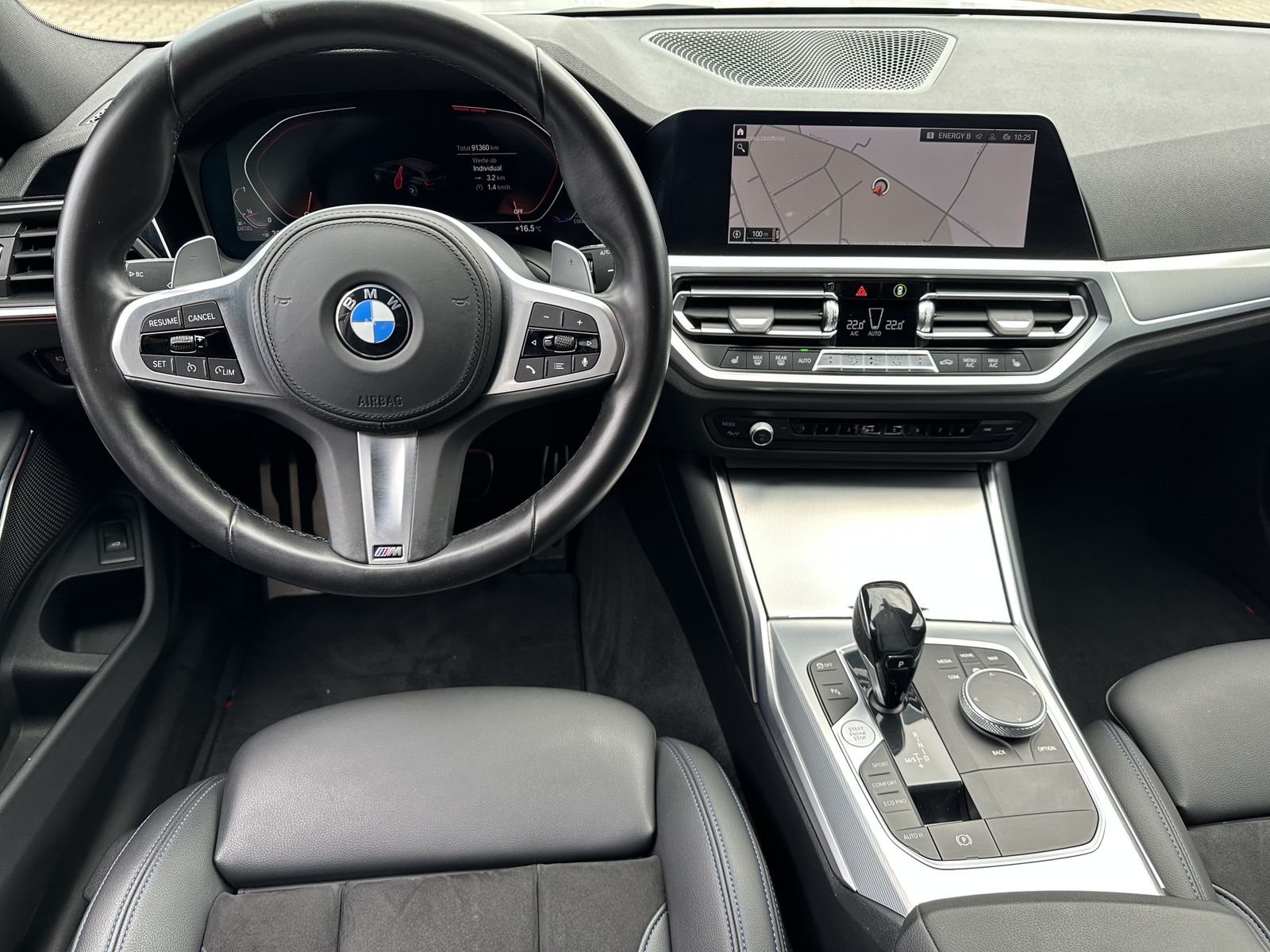 Fahrzeugabbildung BMW 320d Touring M-Sport NAV+LED+AHK+18ZO+ALARM+1HD