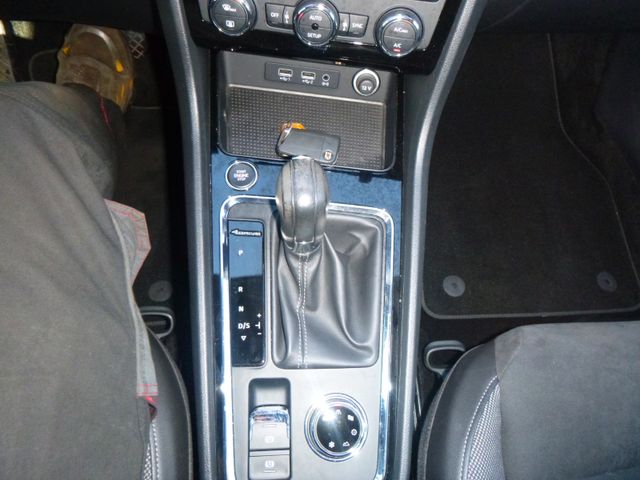 Fahrzeugabbildung Seat Ateca 1,4 TSI Xcellence >Allrad/AUT/NAV/LED/KAM