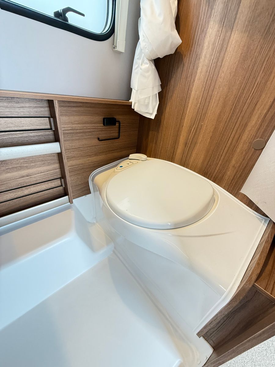 Fahrzeugabbildung HYMER / ERIBA / HYMERCAR Touring 530 - 1.Hand - Vollausstattung!