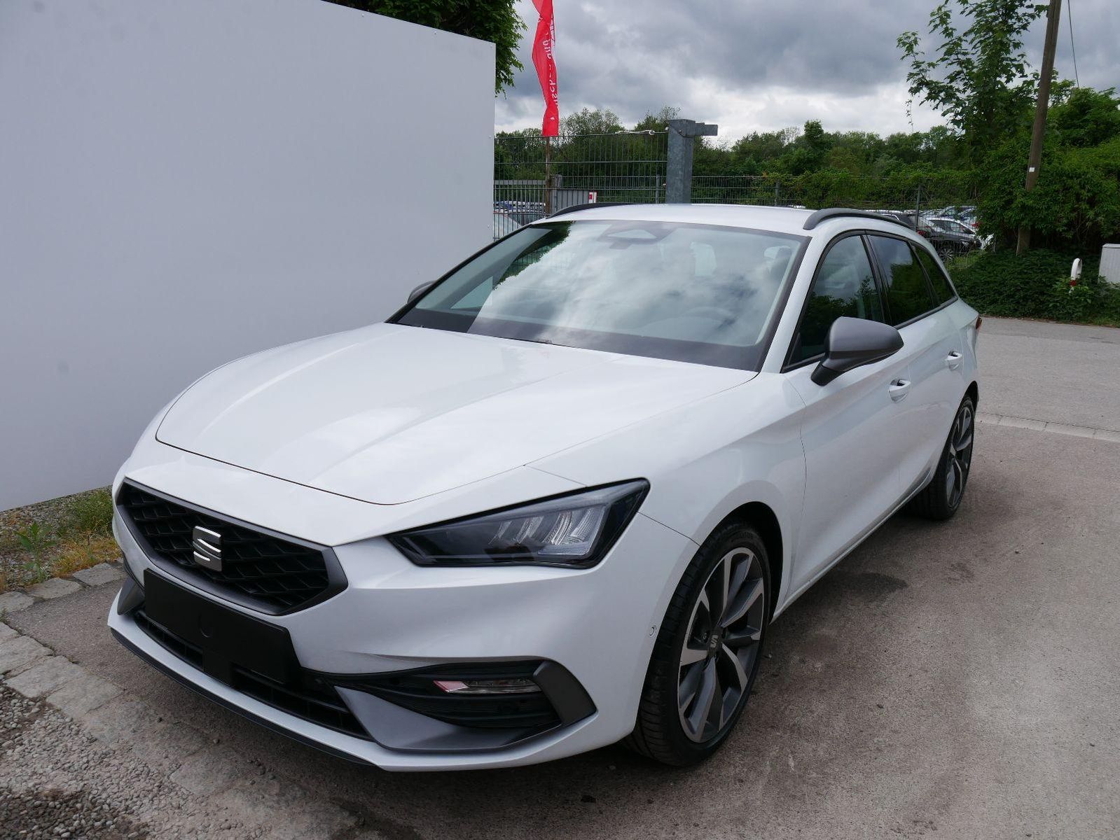 Seat Leon Kombi FR 2.0 TDI DSG*KAMERA*AHK-SCHWENKBAR* imagem 2