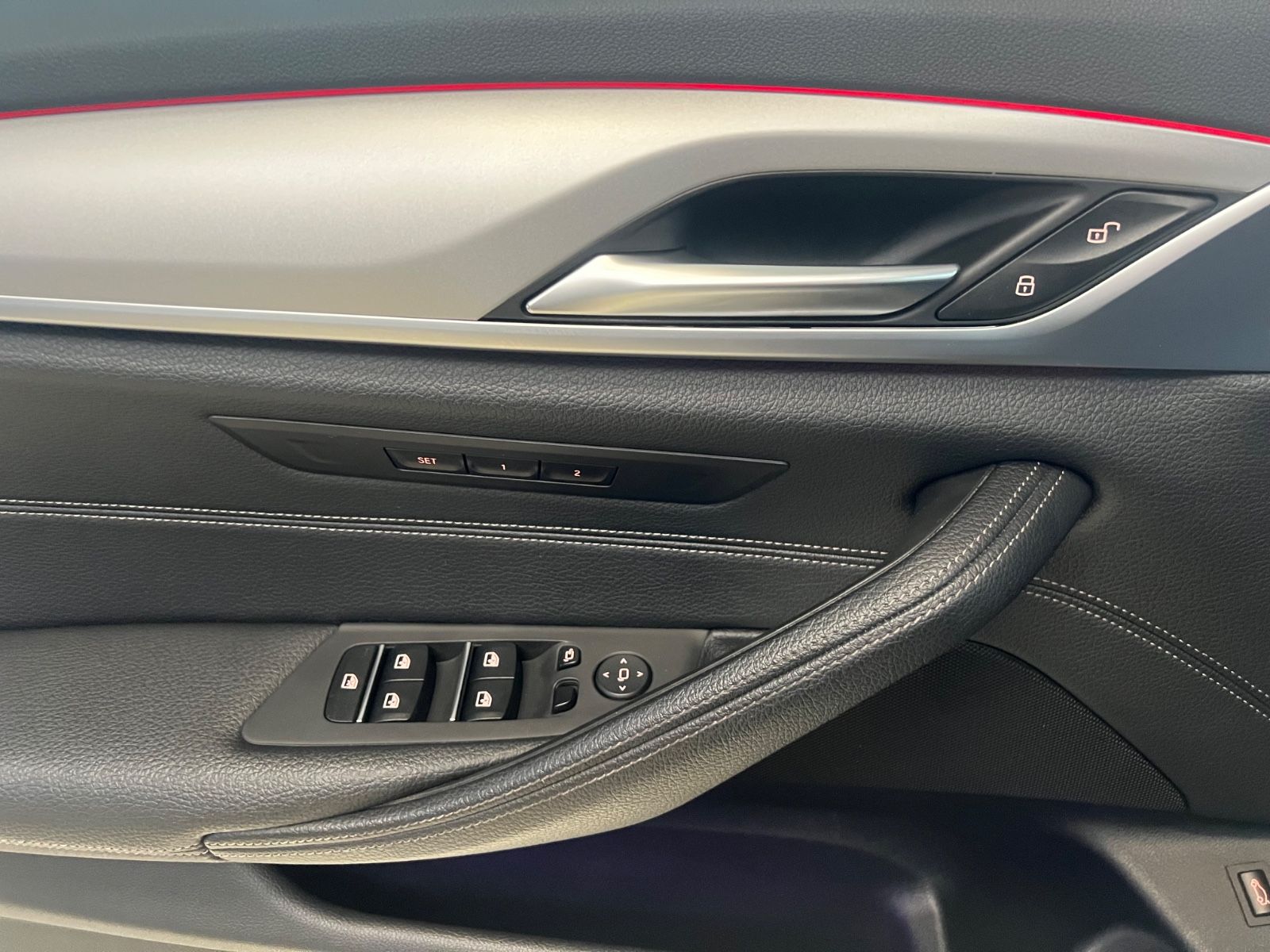 Fahrzeugabbildung BMW 520 d Lim. Mild Hybrid *SITZHEIZUNG & BELÜFTUNG*