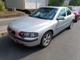 Volvo S60 2.0T 5 Zylinder Leder, Schiebedach, AHK, DAB - Volvo S60 mit Benzin-Antrieb: Limousine, 2.5