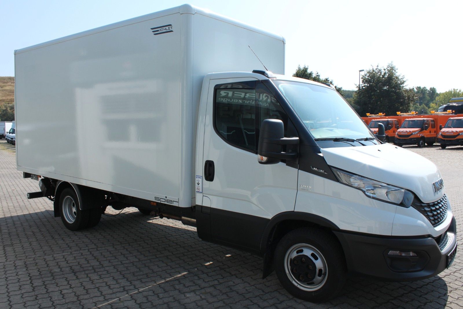 Fahrzeugabbildung Iveco Daily 35 C16 Koffer LBW