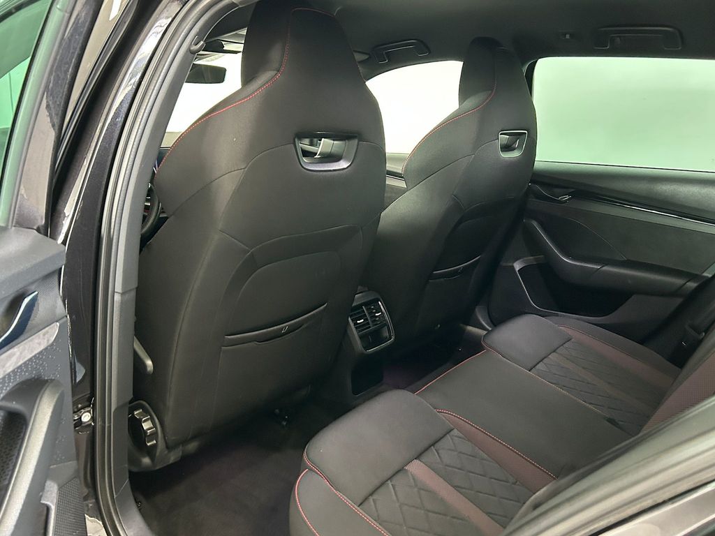 Skoda Octavia Combi RS 2.0 TDI DSG*MATR*NAVI*HUD*ViCo*