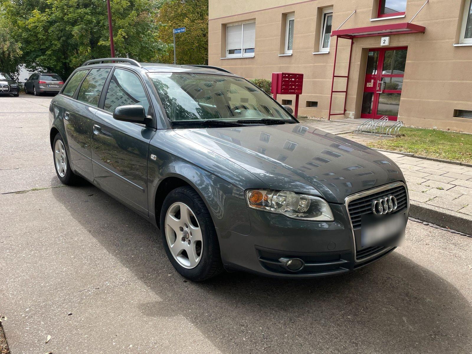 Audi A4 2006 — вигляд ззаду