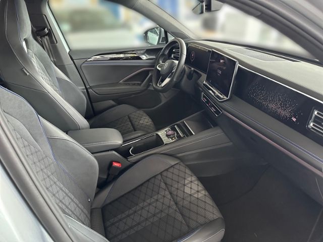 Fahrzeugabbildung Volkswagen Tiguan R-Line 1.5eTSI MATRIX LED NAVI KAMERA STH