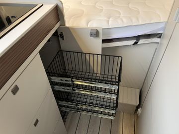 Westfalia Columbus 540 D 140 PS Solar SKYVIEW ACC