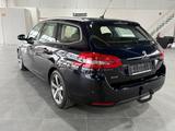 Peugeot 308 SW Allure Business*Navi&Kam.*Leder*Led - Peugeot 308 Allure mit Diesel-Antrieb