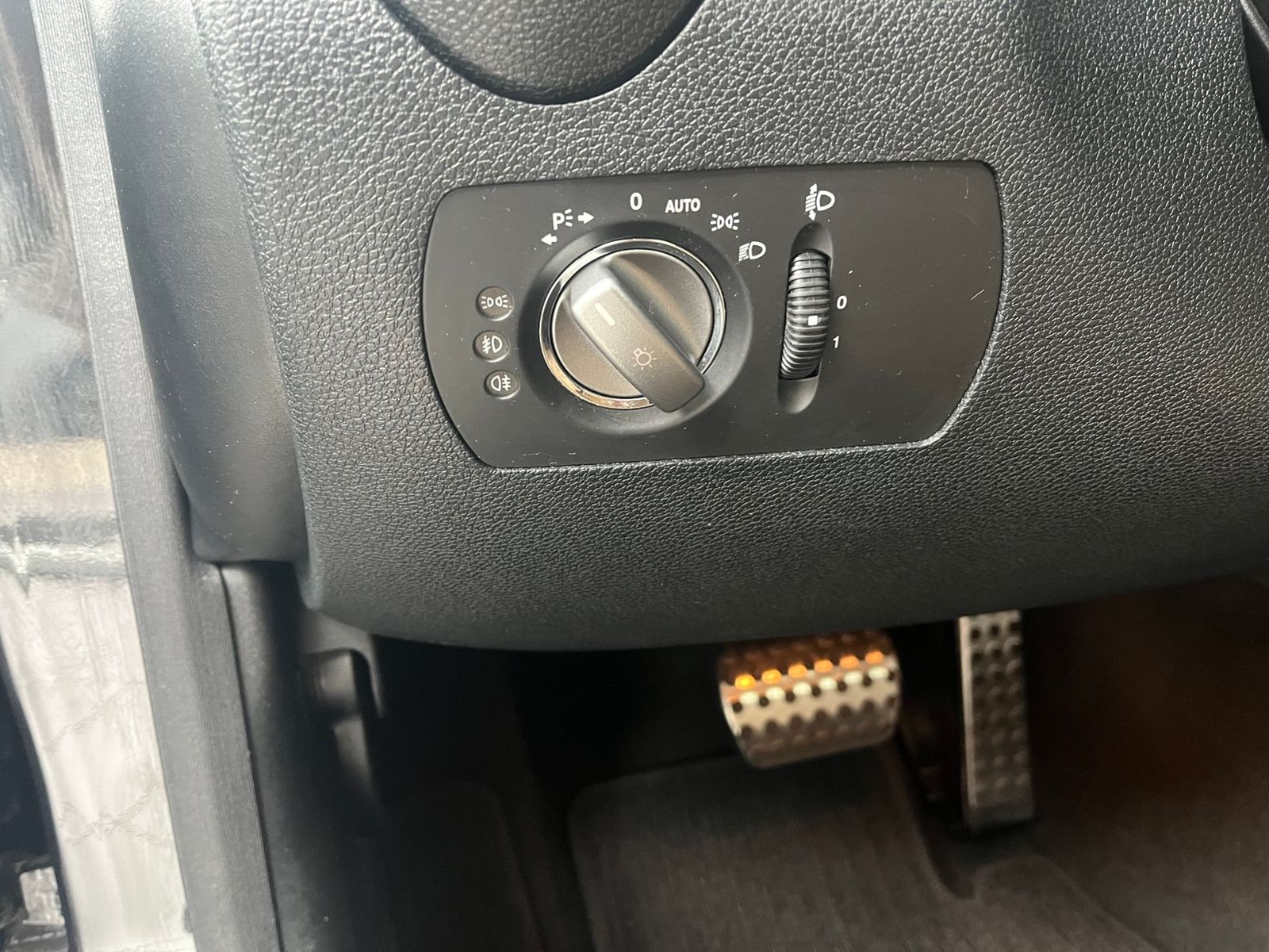 Fahrzeugabbildung Mercedes-Benz SLK Roadster 200 Kompressor AIRSCARF PDC SHZ