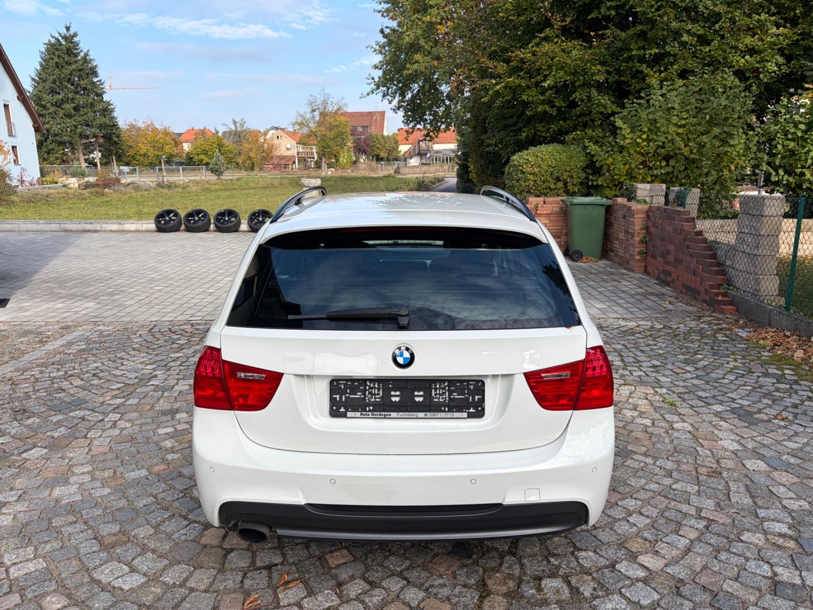 BMW 318 2010 — engine 1.995 cm³, 143 HP (105kW)