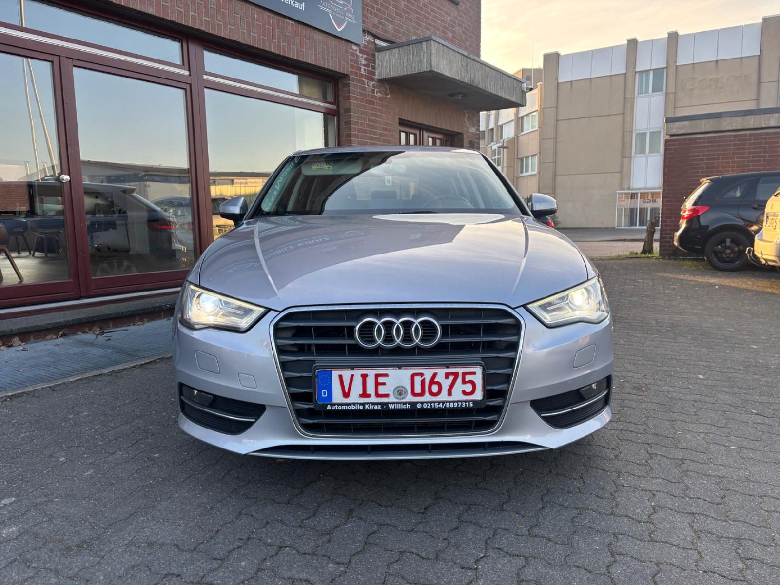 Audi A3 Sportback AUTOMATIK NAVI SHZ PDC TEMP XENON