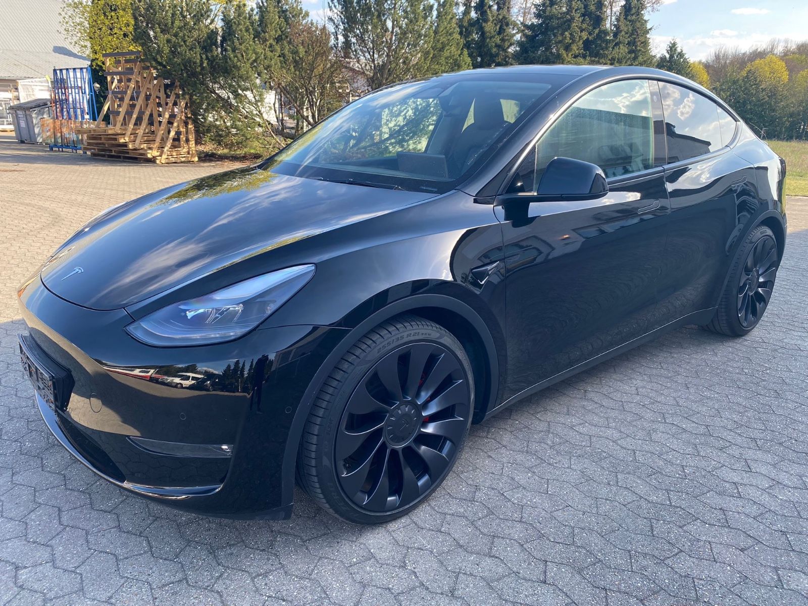 Tesla Model Y Performance Dual Motor AWD foto 3
