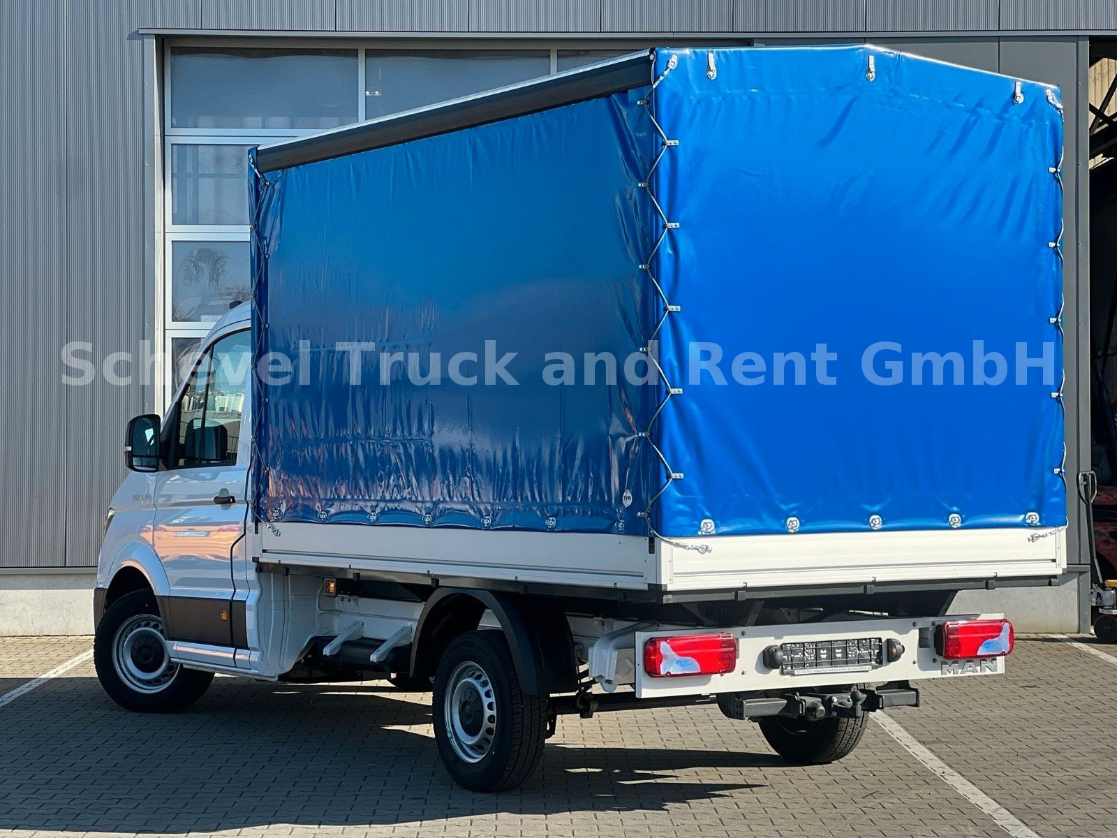 Fahrzeugabbildung MAN TGE 3.180 Pritsche Plane / Automatik / 4x2 / AHK