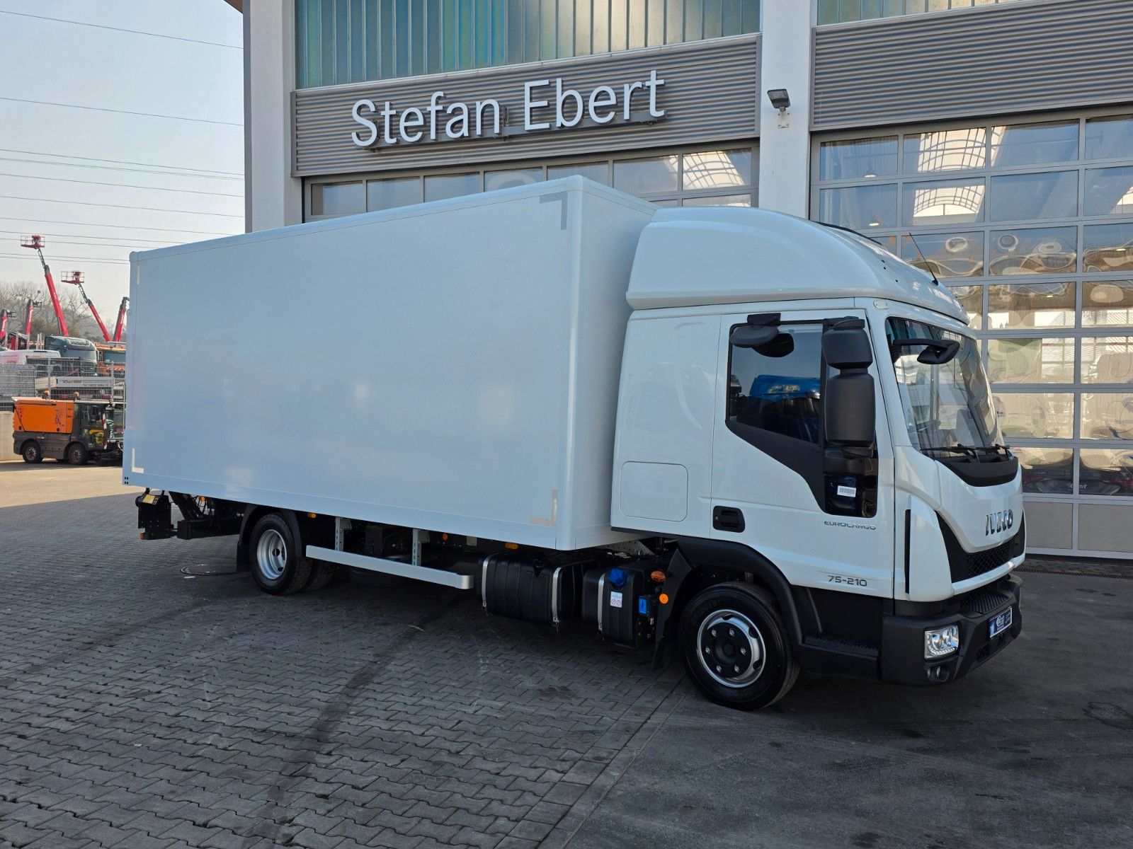 Fahrzeugabbildung Iveco Eurocargo ML75E21/P LBW 1.000kg L-Haus
