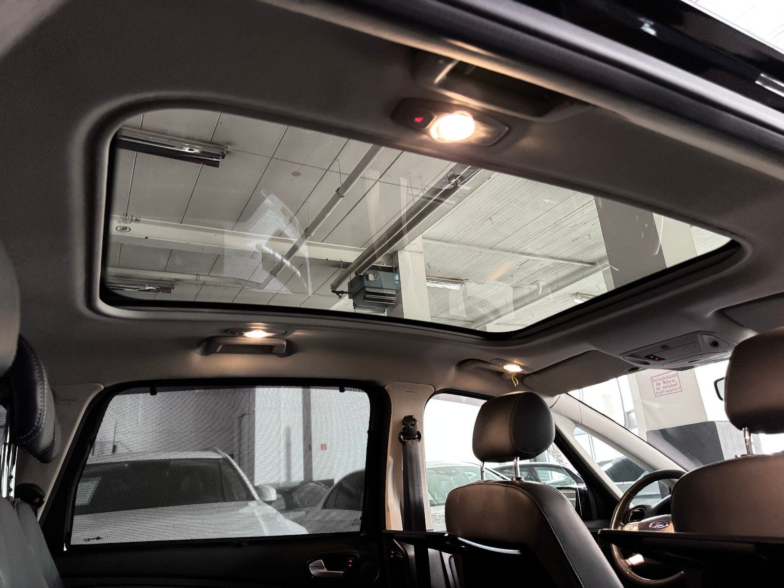 Fahrzeugabbildung Ford S-MAX AUTOMATIK SPORTPAKET TITANIUM X VOLL