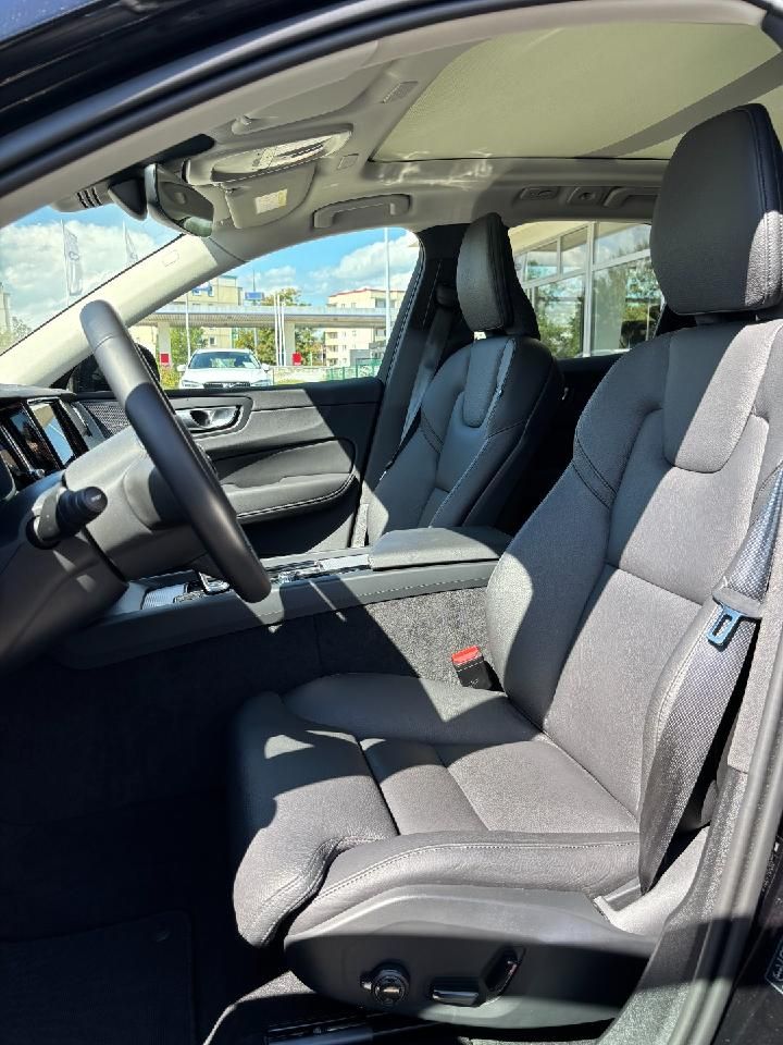 Fahrzeugabbildung Volvo XC60 Ultimate Dark AWD